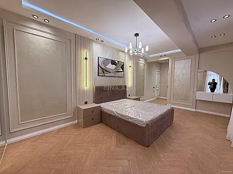 Satılır 4 otaqlı mənzil 140 m²