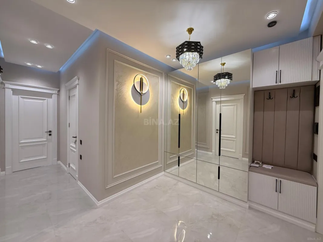 Satılır 4 otaqlı mənzil 140 m²