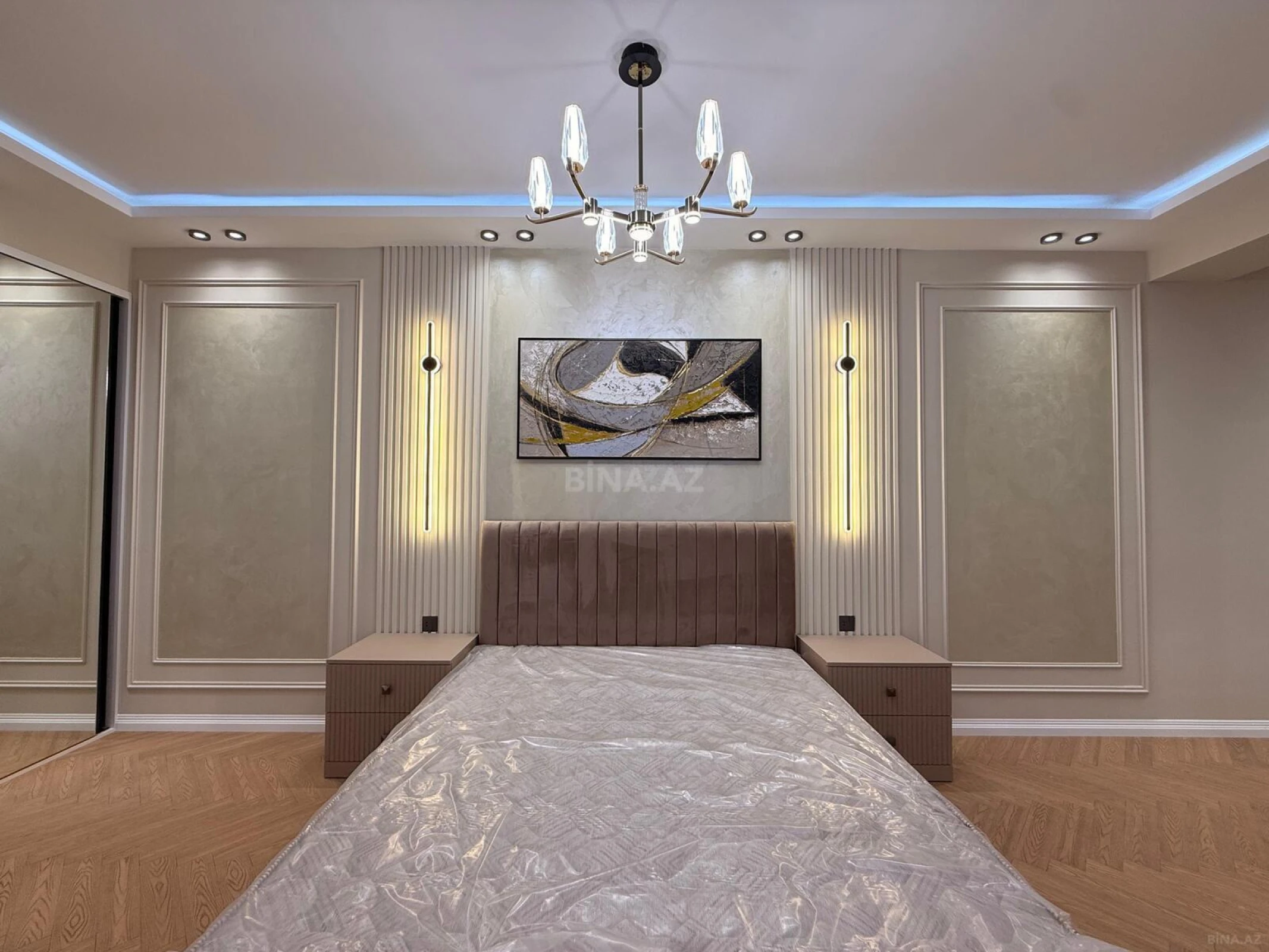 Satılır 4 otaqlı mənzil 140 m²