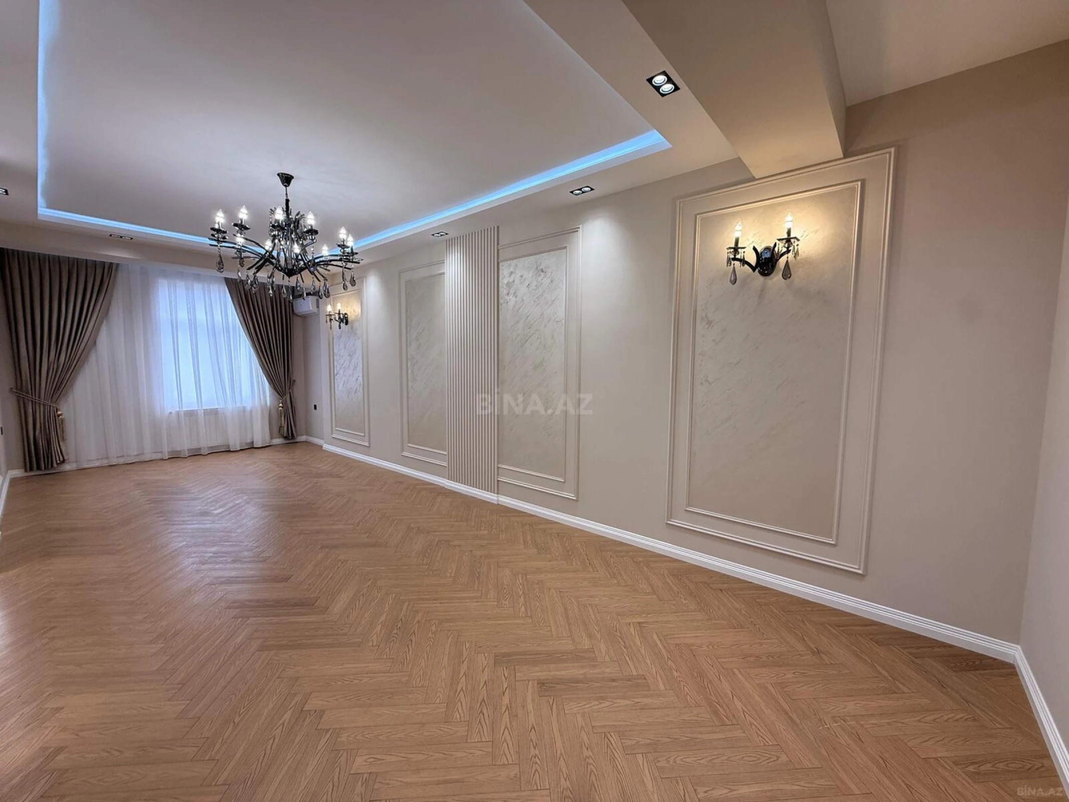 Satılır 4 otaqlı mənzil 140 m²