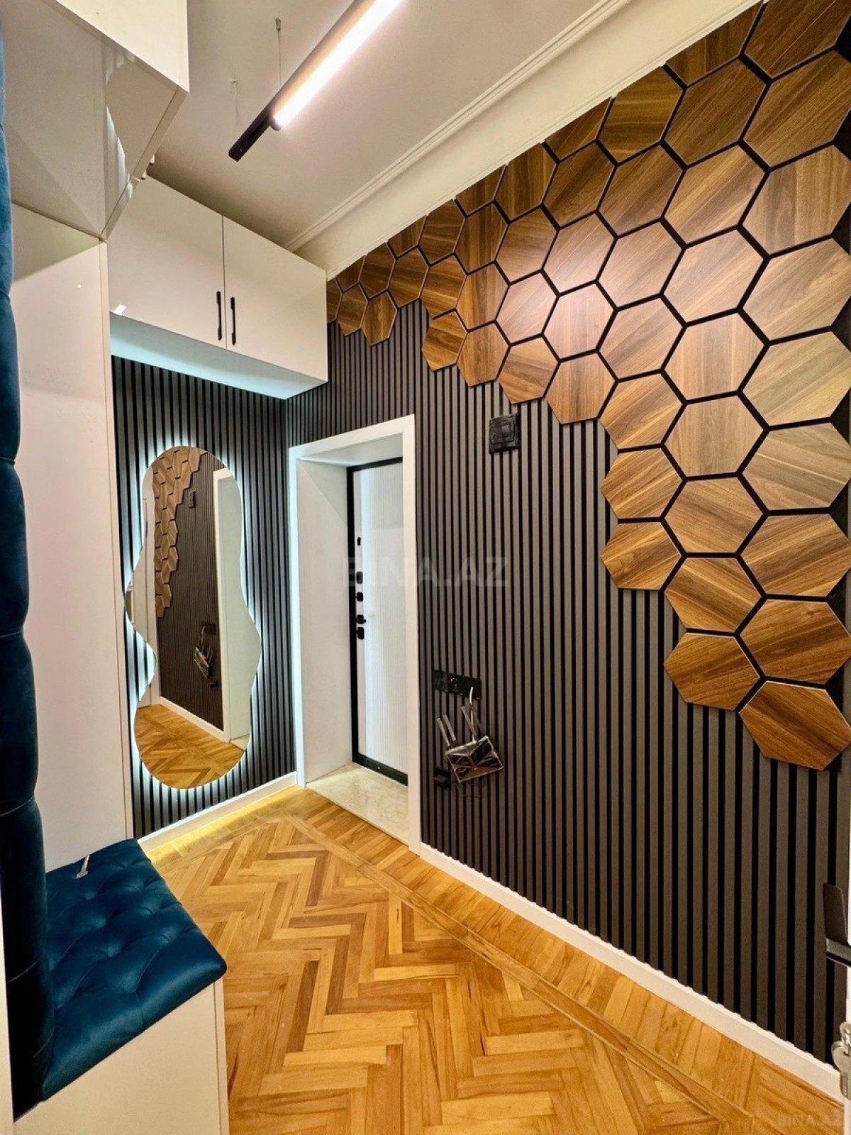 Satılır 5 otaqlı mənzil 140 m²