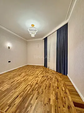 Satılır 5 otaqlı mənzil 140 m²