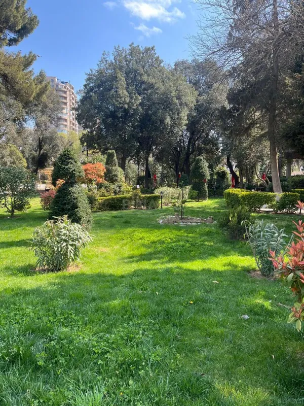 Satılır 4 otaqlı mənzil 102 m²
