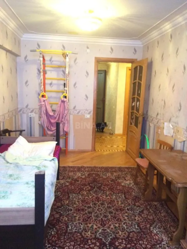 Satılır 4 otaqlı mənzil 102 m²