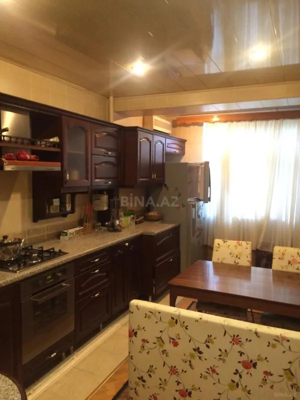 Satılır 4 otaqlı mənzil 102 m²