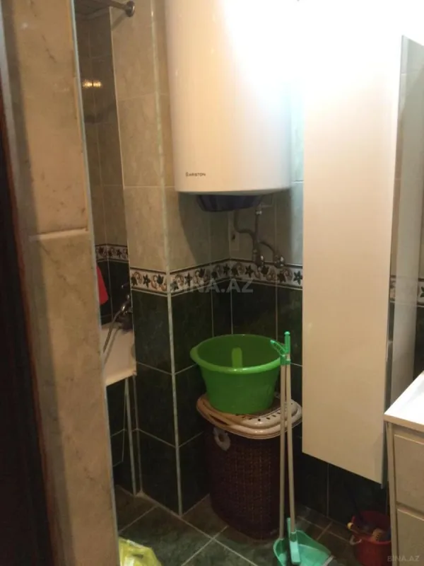 Satılır 4 otaqlı mənzil 102 m²