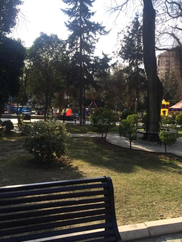 Satılır 4 otaqlı mənzil 102 m²