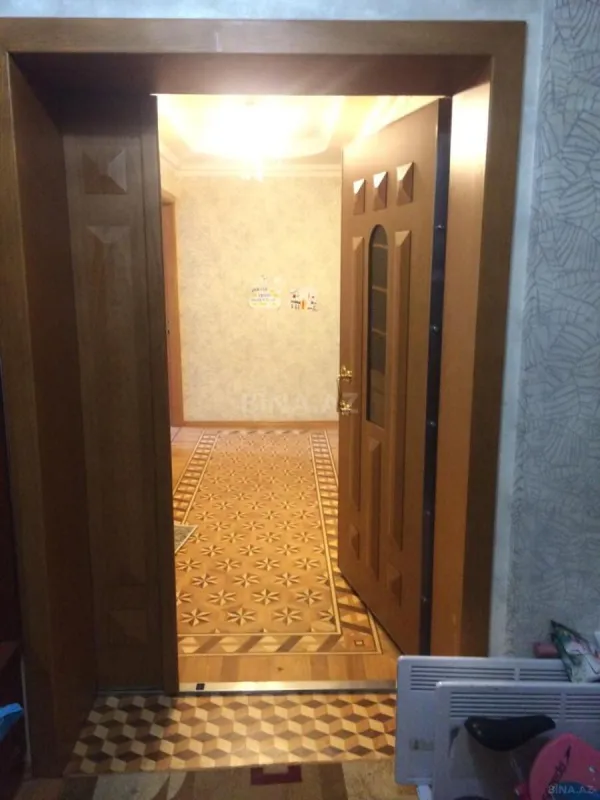 Satılır 4 otaqlı mənzil 102 m²