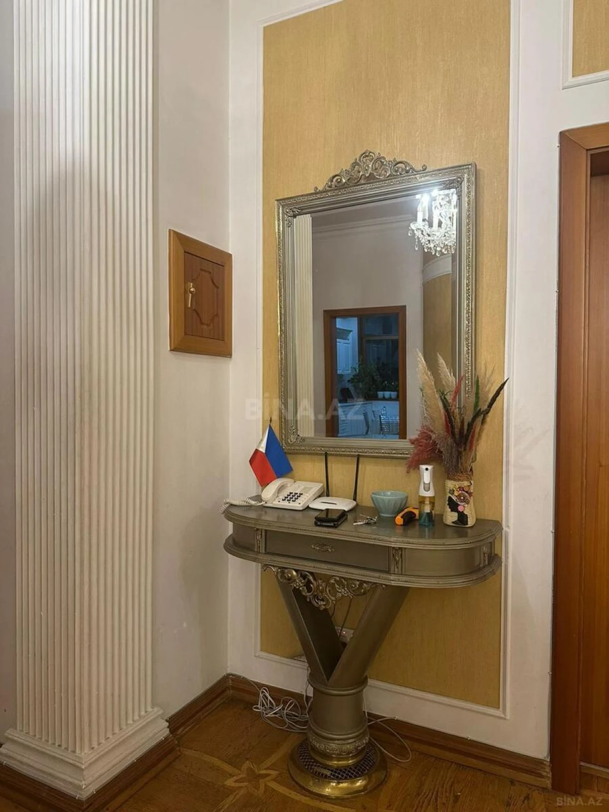 Satılır 4 otaqlı mənzil 200 m²