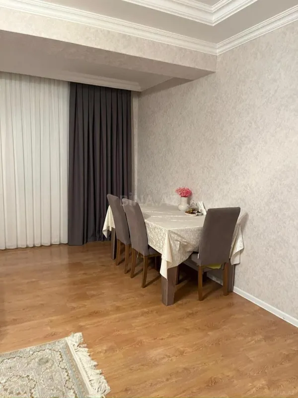 Kirayə verilir 3 otaqlı mənzil 127 m²