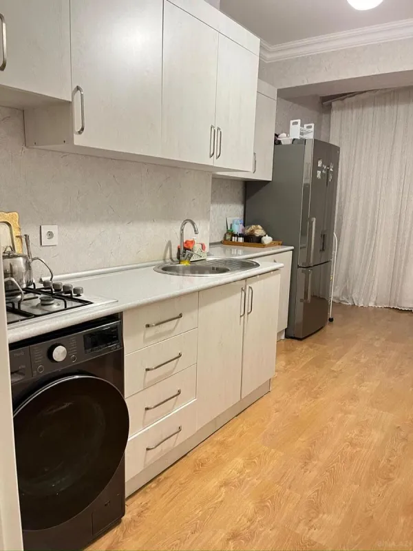 Kirayə verilir 3 otaqlı mənzil 127 m²