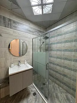 Satılır 2 otaqlı mənzil 135 m²