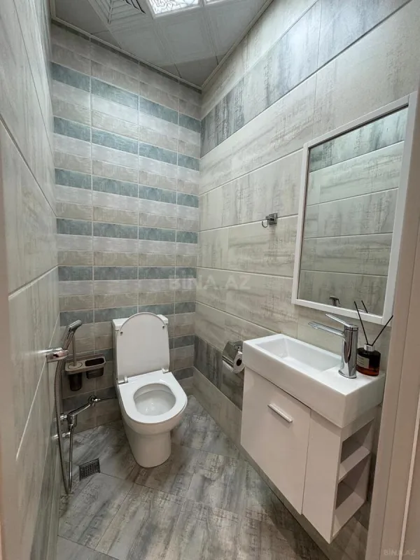 Satılır 2 otaqlı mənzil 135 m²