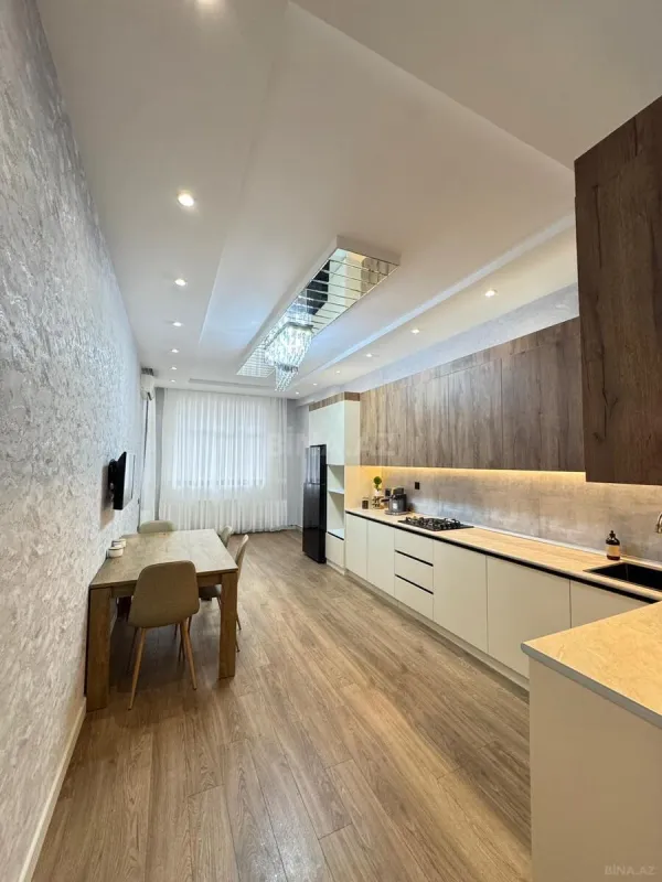 Satılır 2 otaqlı mənzil 135 m²