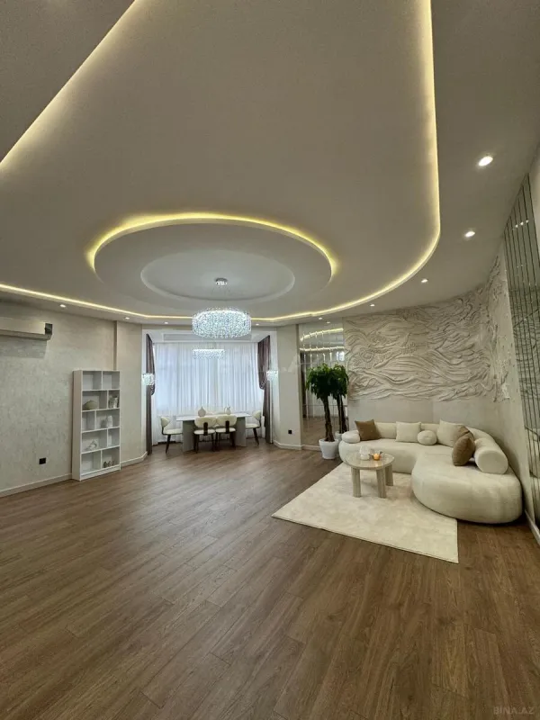 Satılır 2 otaqlı mənzil 135 m²