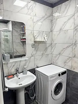 Kirayə verilir 2 otaqlı mənzil 40 m²