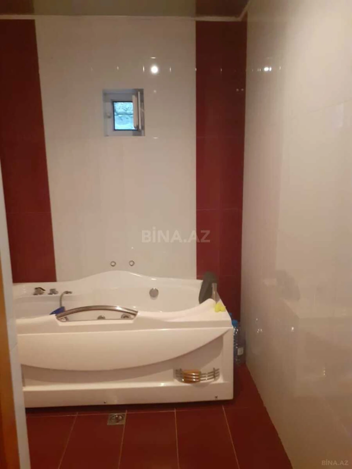 Satılır 6 otaqlı həyət evi 370 m²
