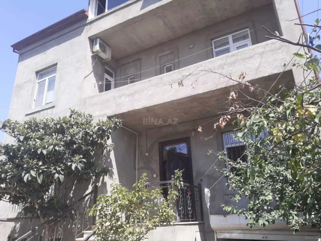 Satılır 6 otaqlı həyət evi 370 m²