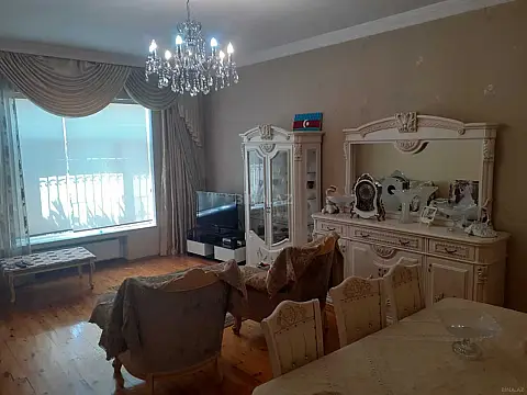 Satılır 6 otaqlı həyət evi 370 m² — Bakı, Əhmədli 6 otaq 370.00 m²