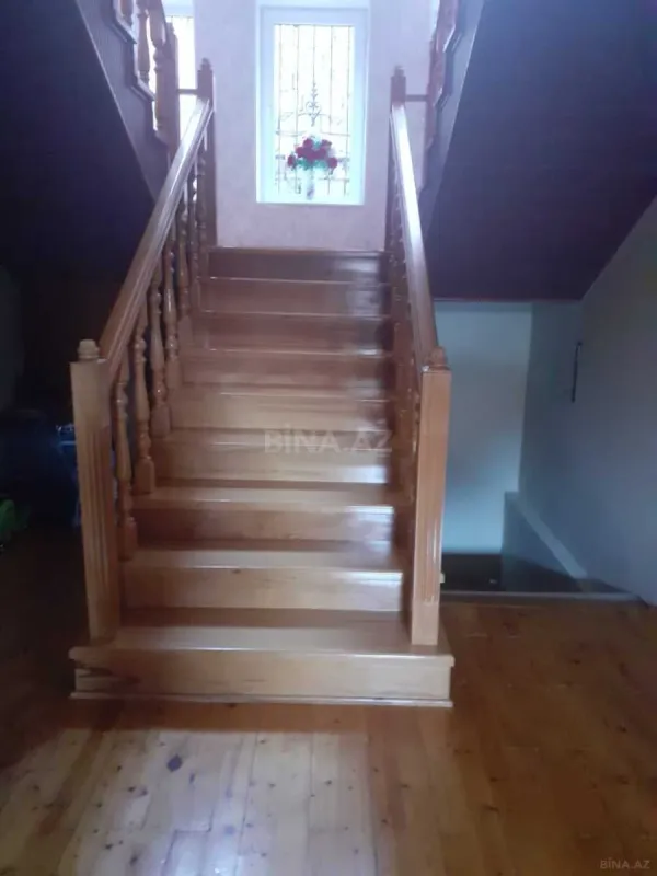 Satılır 6 otaqlı həyət evi 370 m²