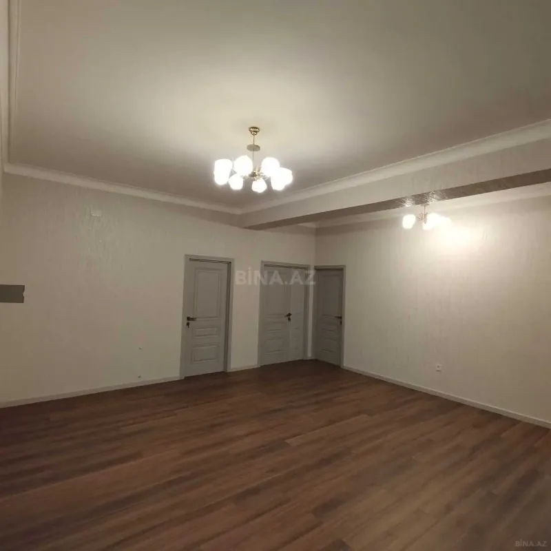 Satılır 4 otaqlı mənzil 178 m²