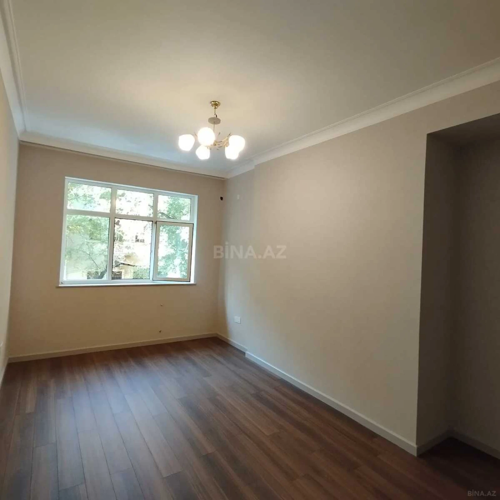 Satılır 4 otaqlı mənzil 178 m²