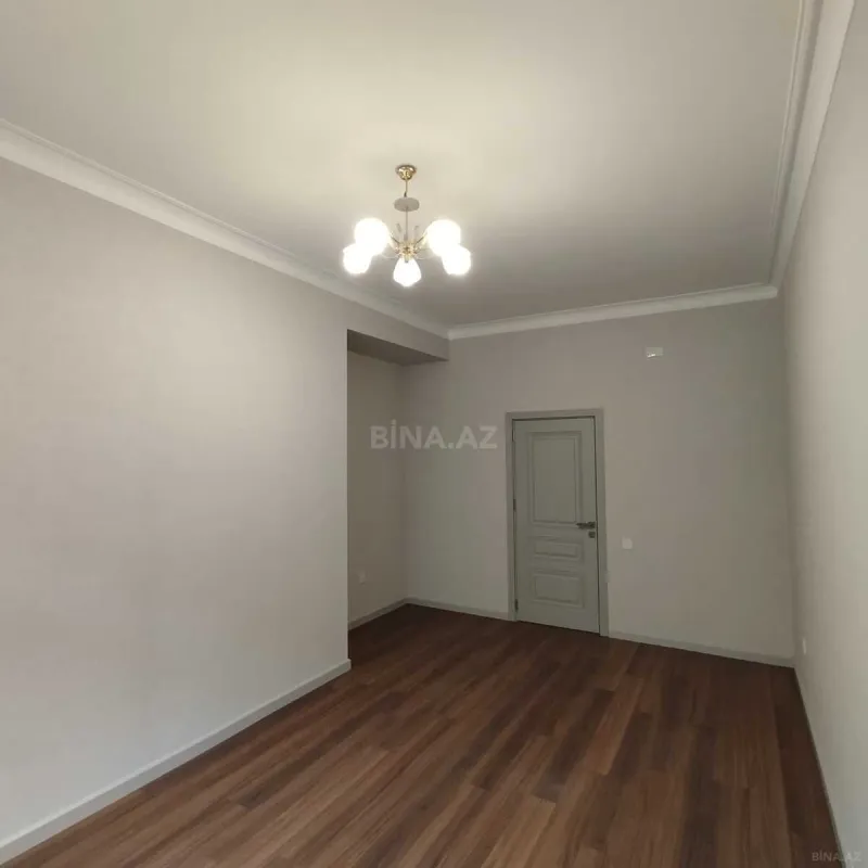 Satılır 4 otaqlı mənzil 178 m²