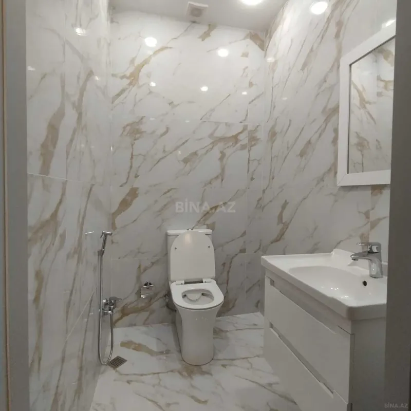 Satılır 4 otaqlı mənzil 178 m²