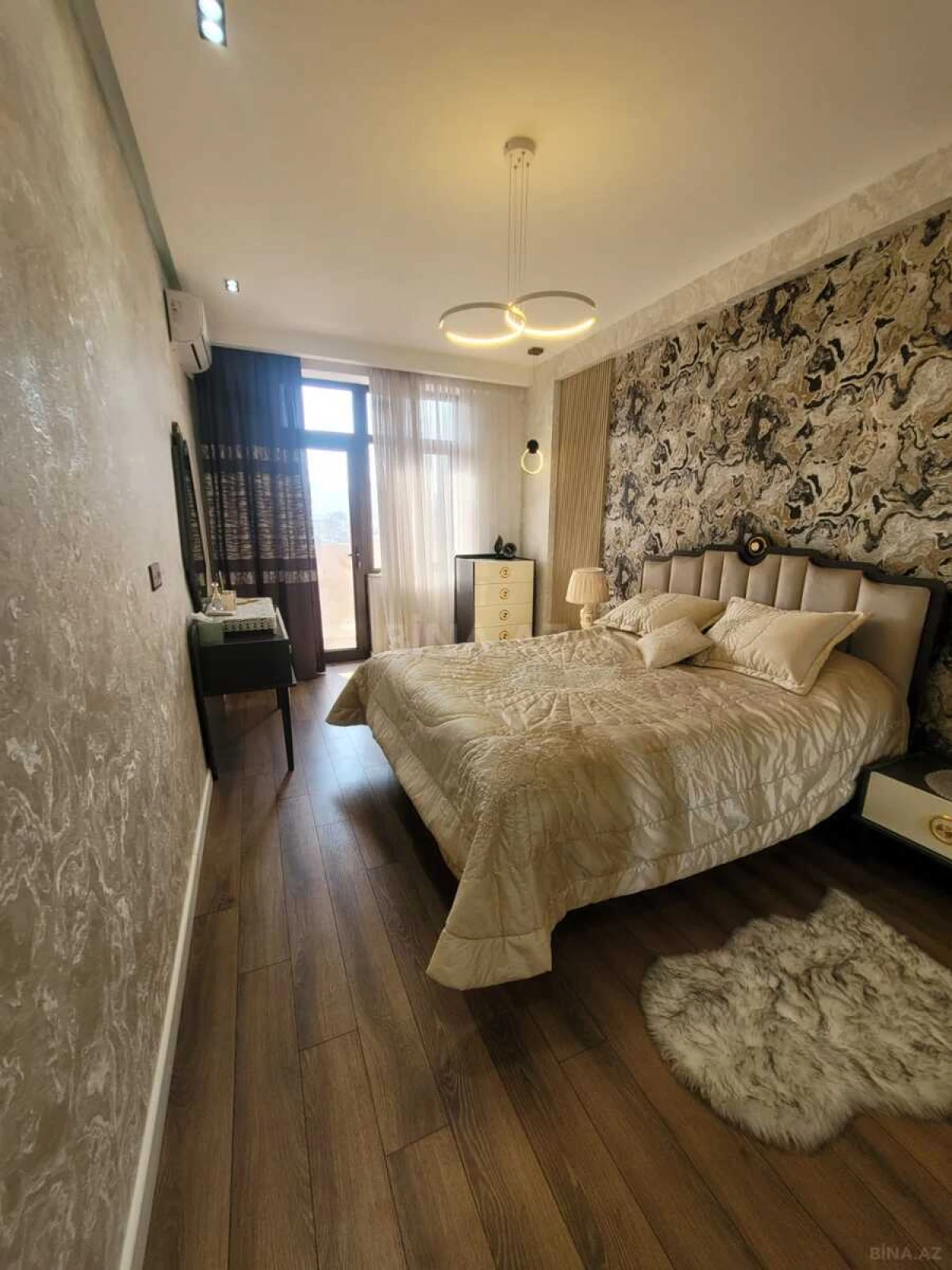 Satılır 2 otaqlı mənzil 70 m²