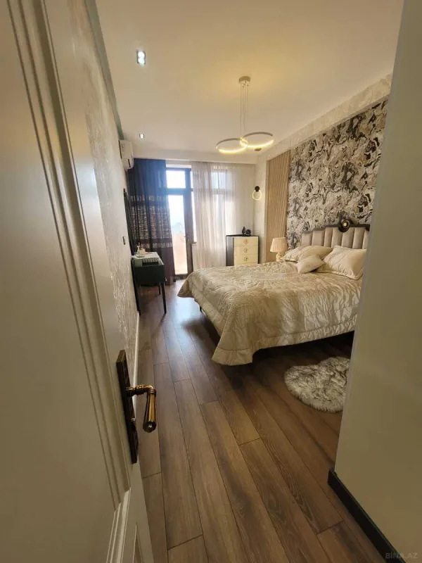 Satılır 2 otaqlı mənzil 70 m²