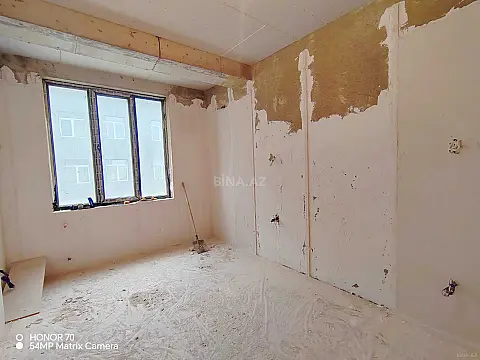 Satılır 4 otaqlı mənzil 135 m²