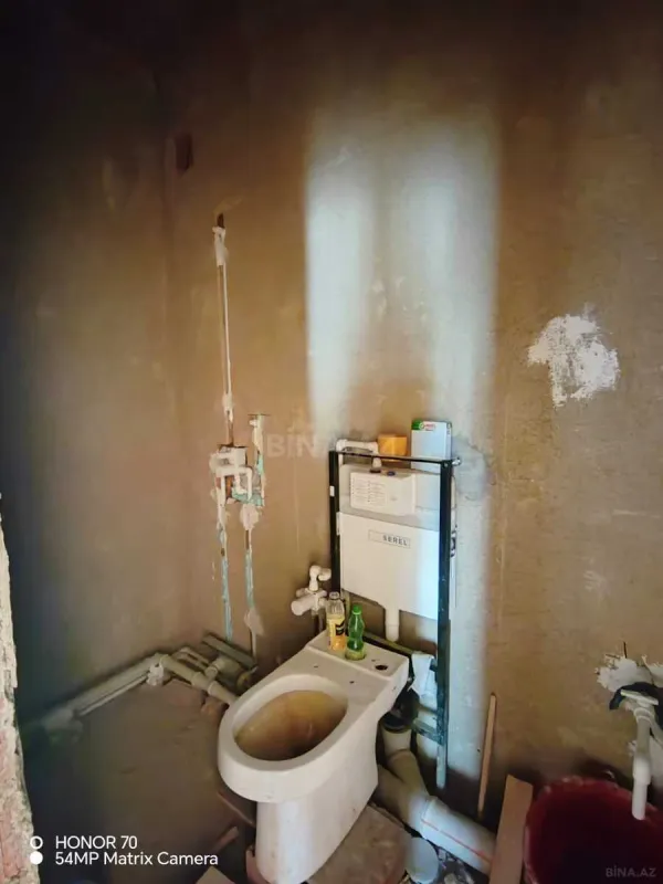 Satılır 4 otaqlı mənzil 135 m²