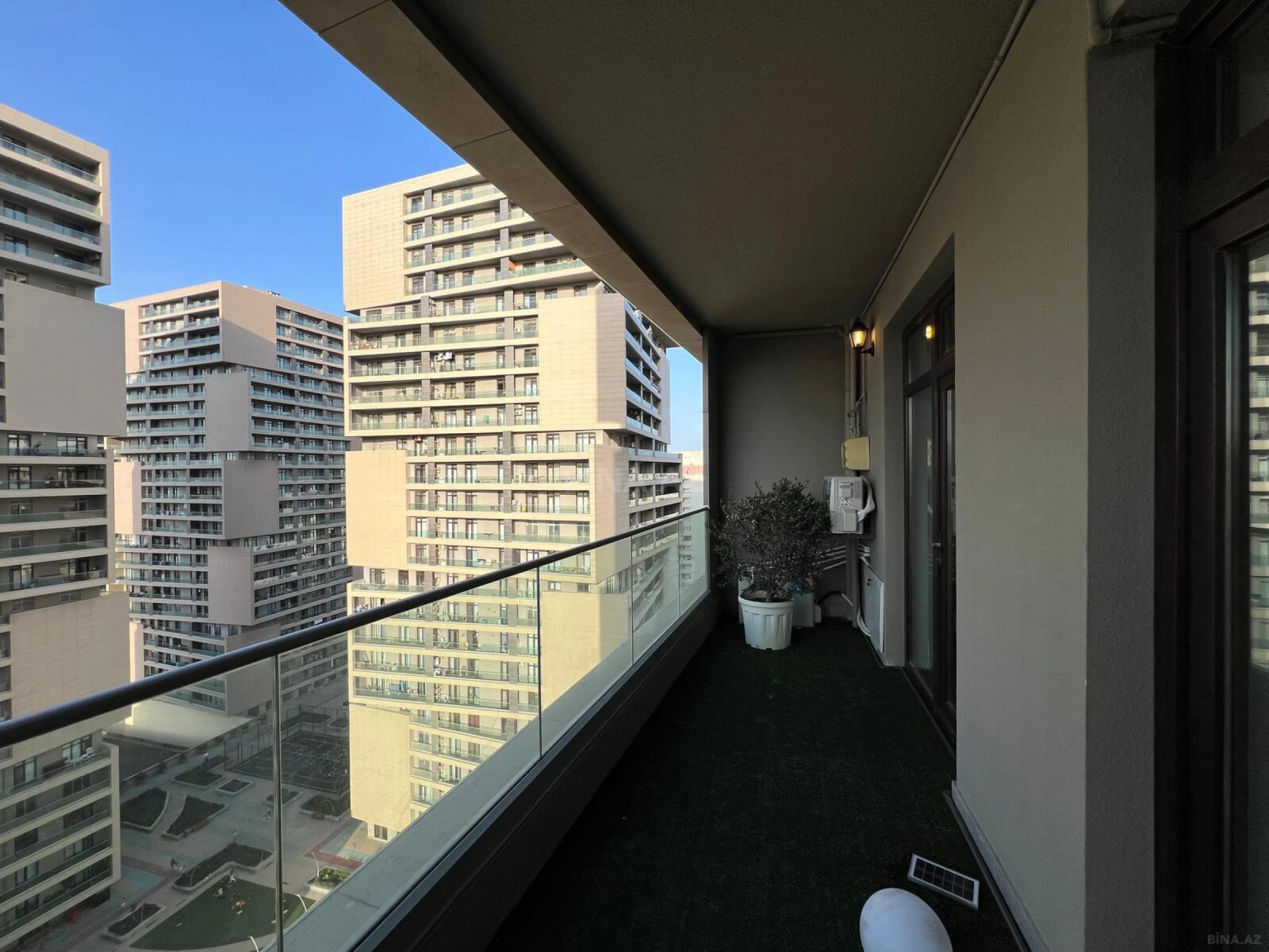 Satılır 3 otaqlı mənzil 150 m²