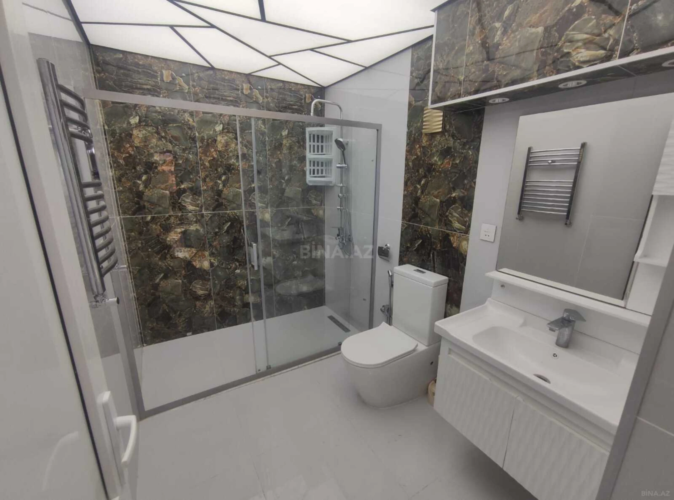 Kirayə verilir 2 otaqlı mənzil 70 m²