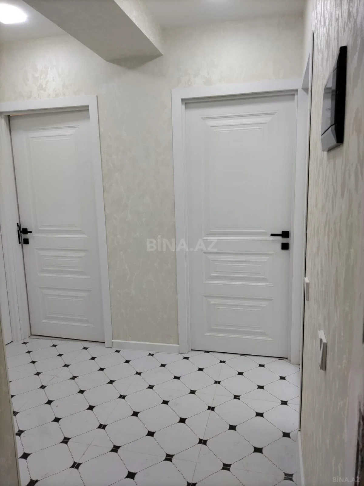Kirayə verilir 2 otaqlı mənzil 70 m²