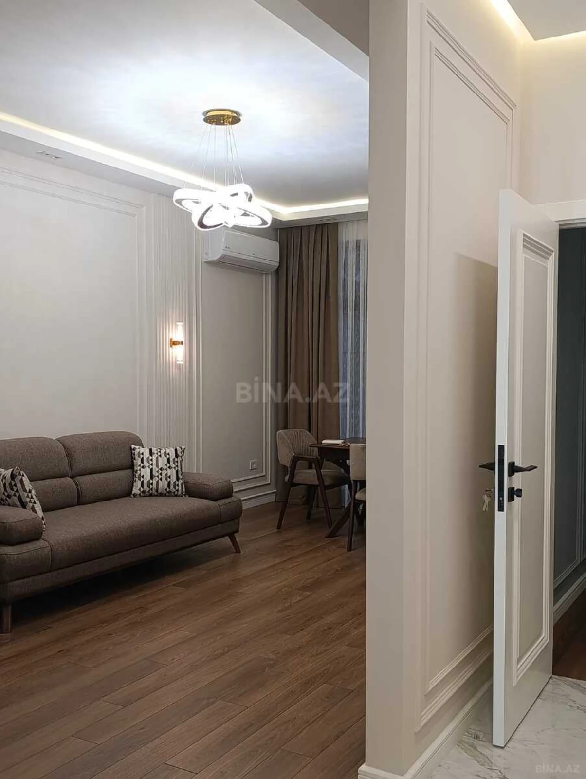 Kirayə verilir 2 otaqlı mənzil 100 m²