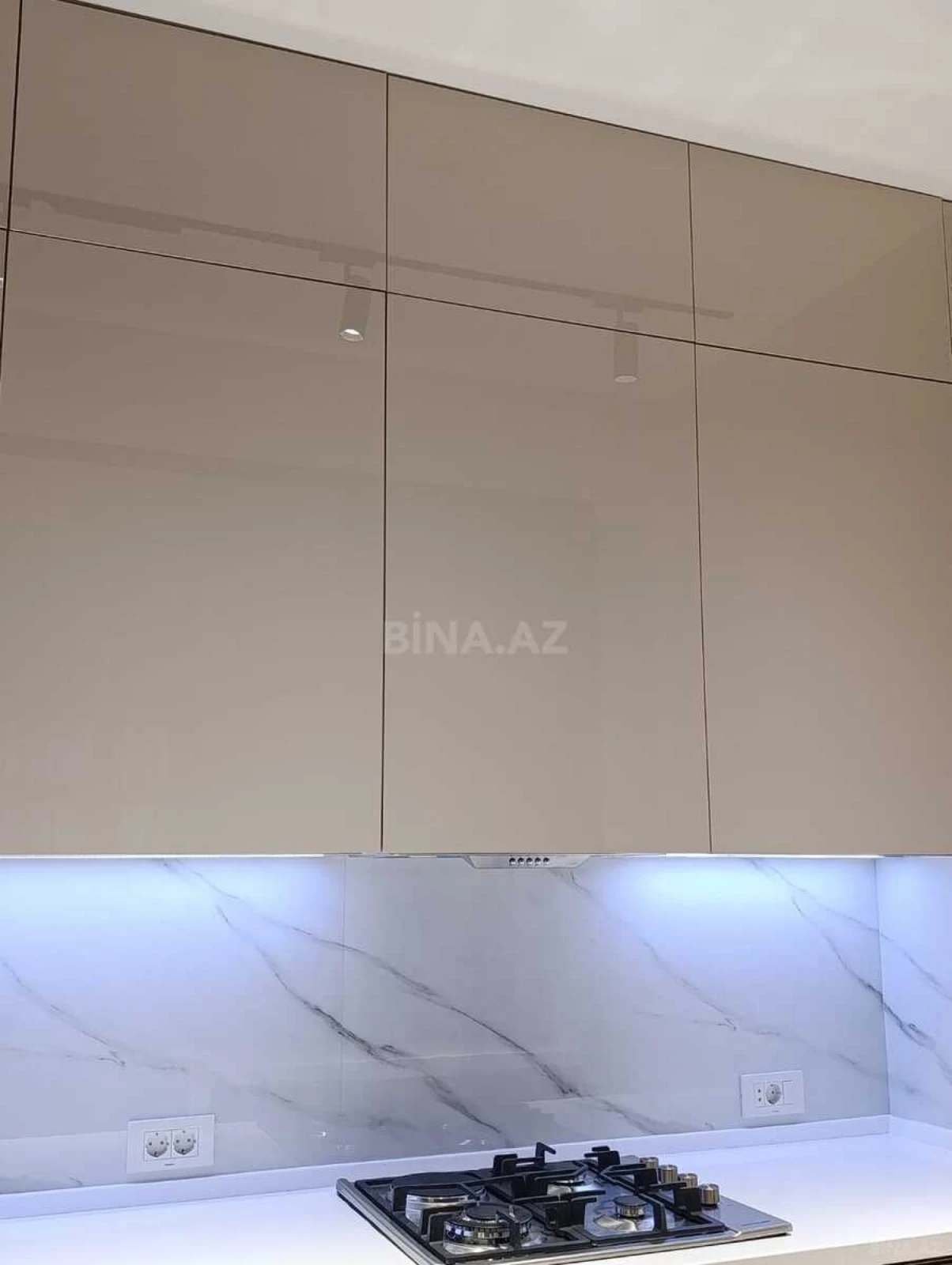 Kirayə verilir 2 otaqlı mənzil 100 m²