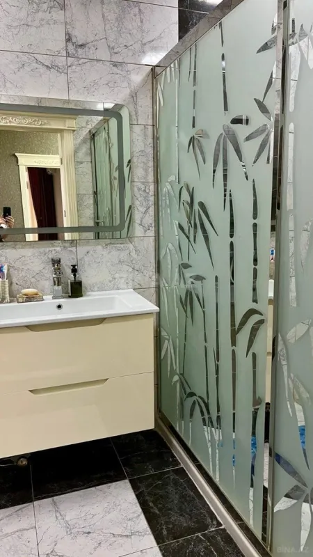 Kirayə verilir 3 otaqlı mənzil 148 m²