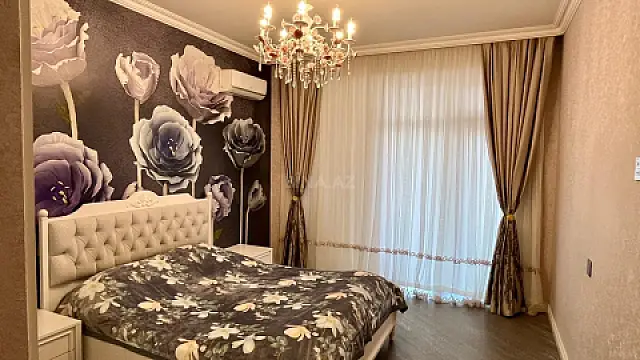 Kirayə verilir 3 otaqlı mənzil 148 m²