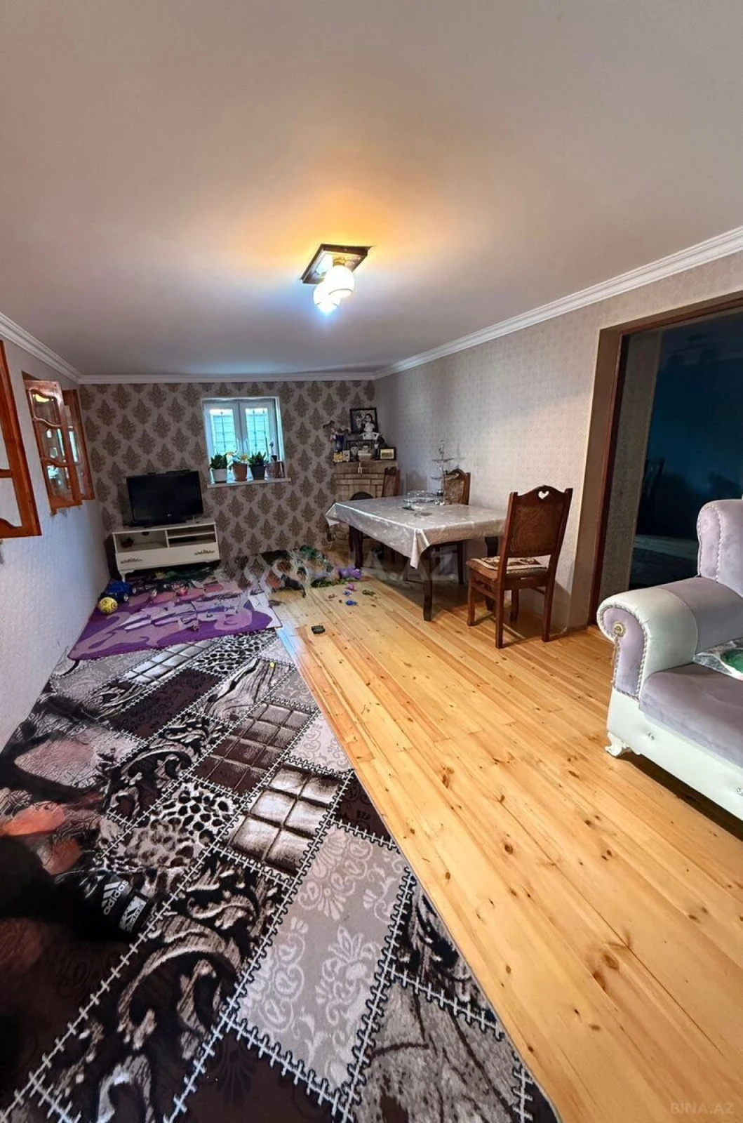 Satılır 5 otaqlı həyət evi 180 m²