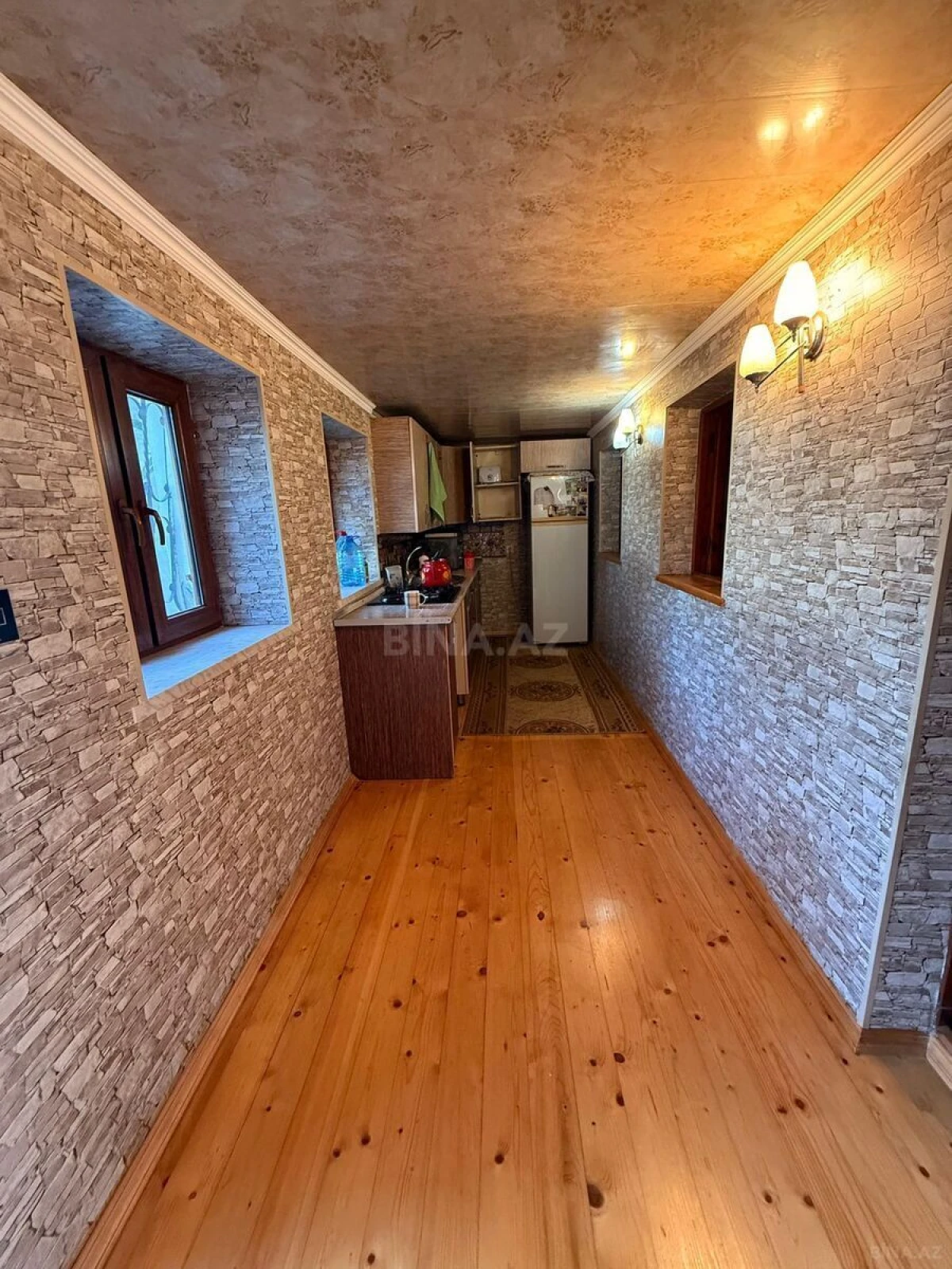 Satılır 5 otaqlı həyət evi 180 m²