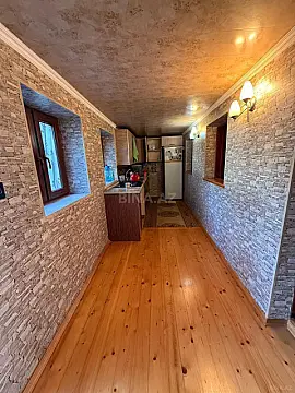 Satılır 5 otaqlı həyət evi 180 m²