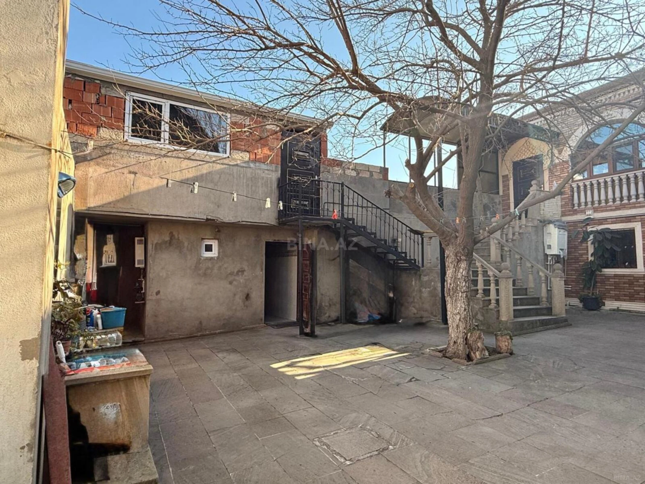 Satılır 5 otaqlı həyət evi 180 m²