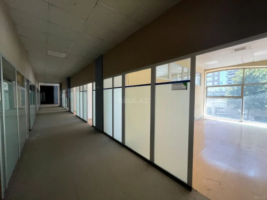 Kirayə verilir 20 otaqlı ofis 1600 m²