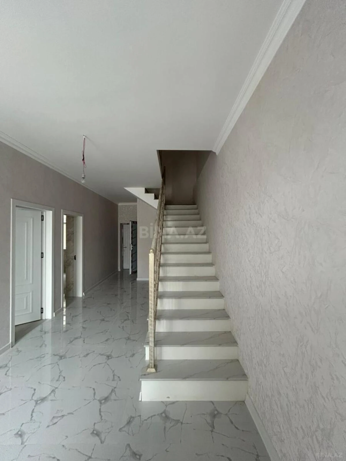 Satılır 4 otaqlı həyət evi 140 m²