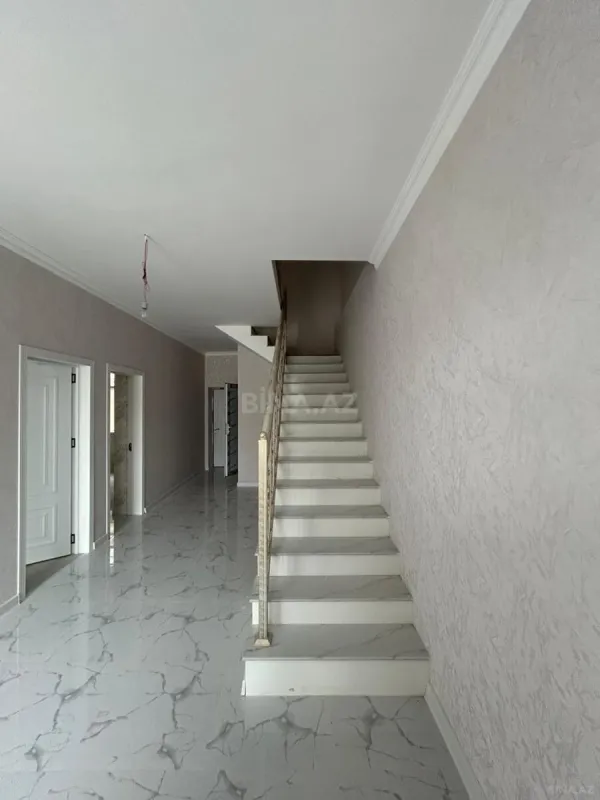 Satılır 4 otaqlı həyət evi 140 m²