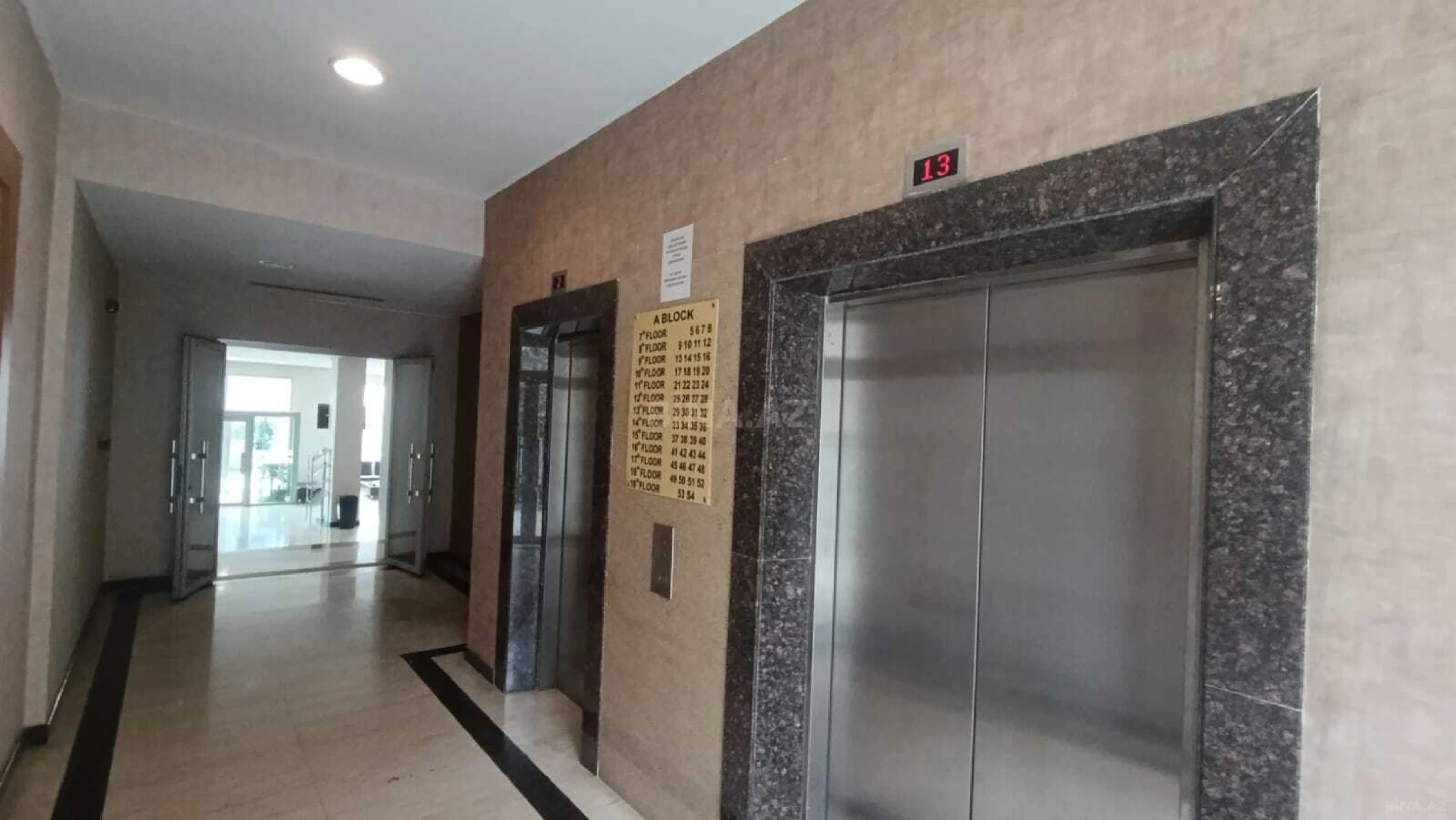 Satılır 3 otaqlı mənzil 170 m²