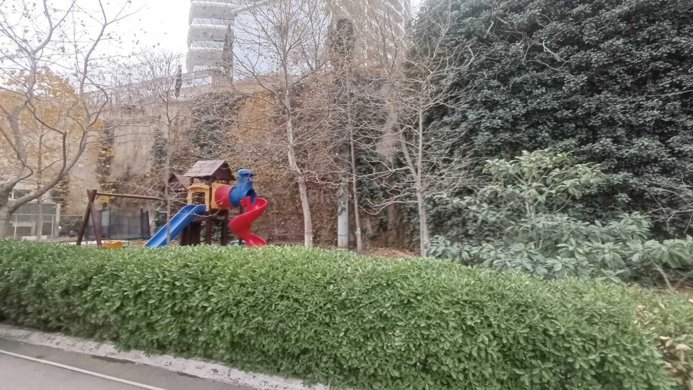 Satılır 3 otaqlı mənzil 170 m²