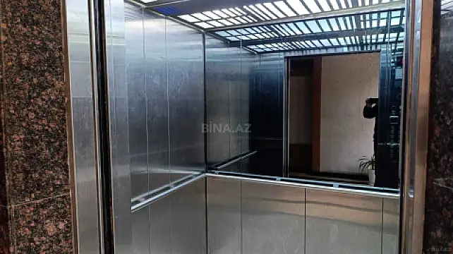 Satılır 3 otaqlı mənzil 170 m²