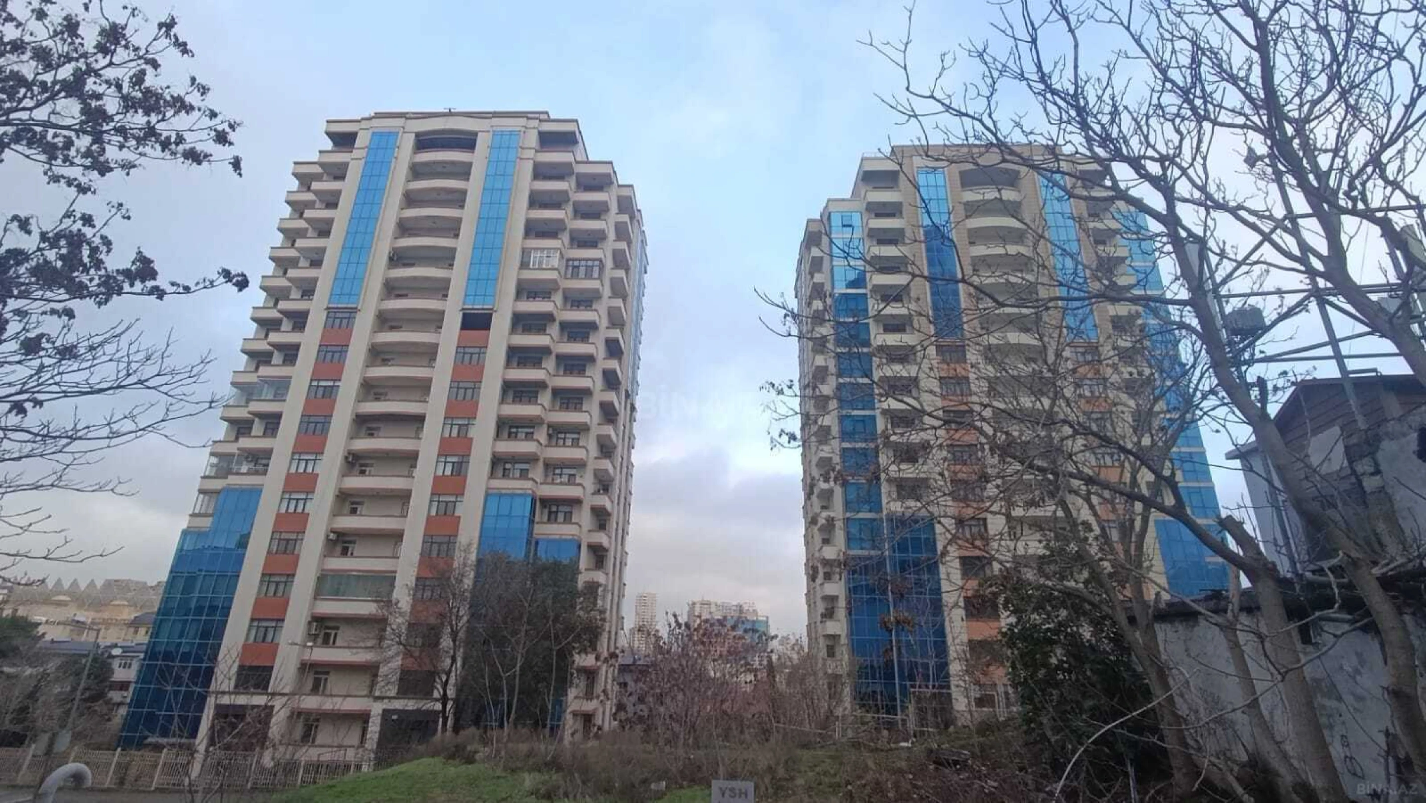 Satılır 3 otaqlı mənzil 170 m²